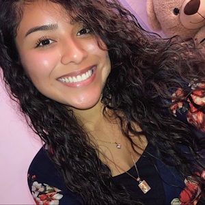 Meet your Posher, Angela